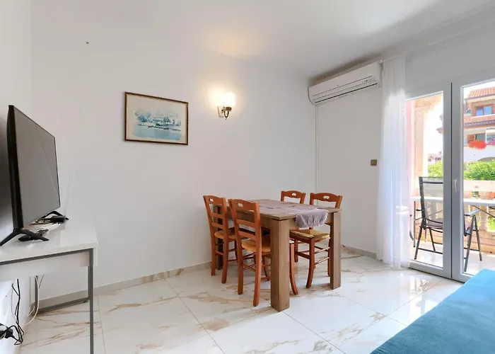 Romantika-3 By Interhome *