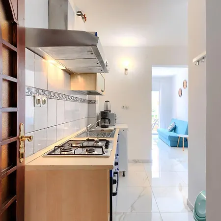 Romantika-3 By Interhome * 로비니
